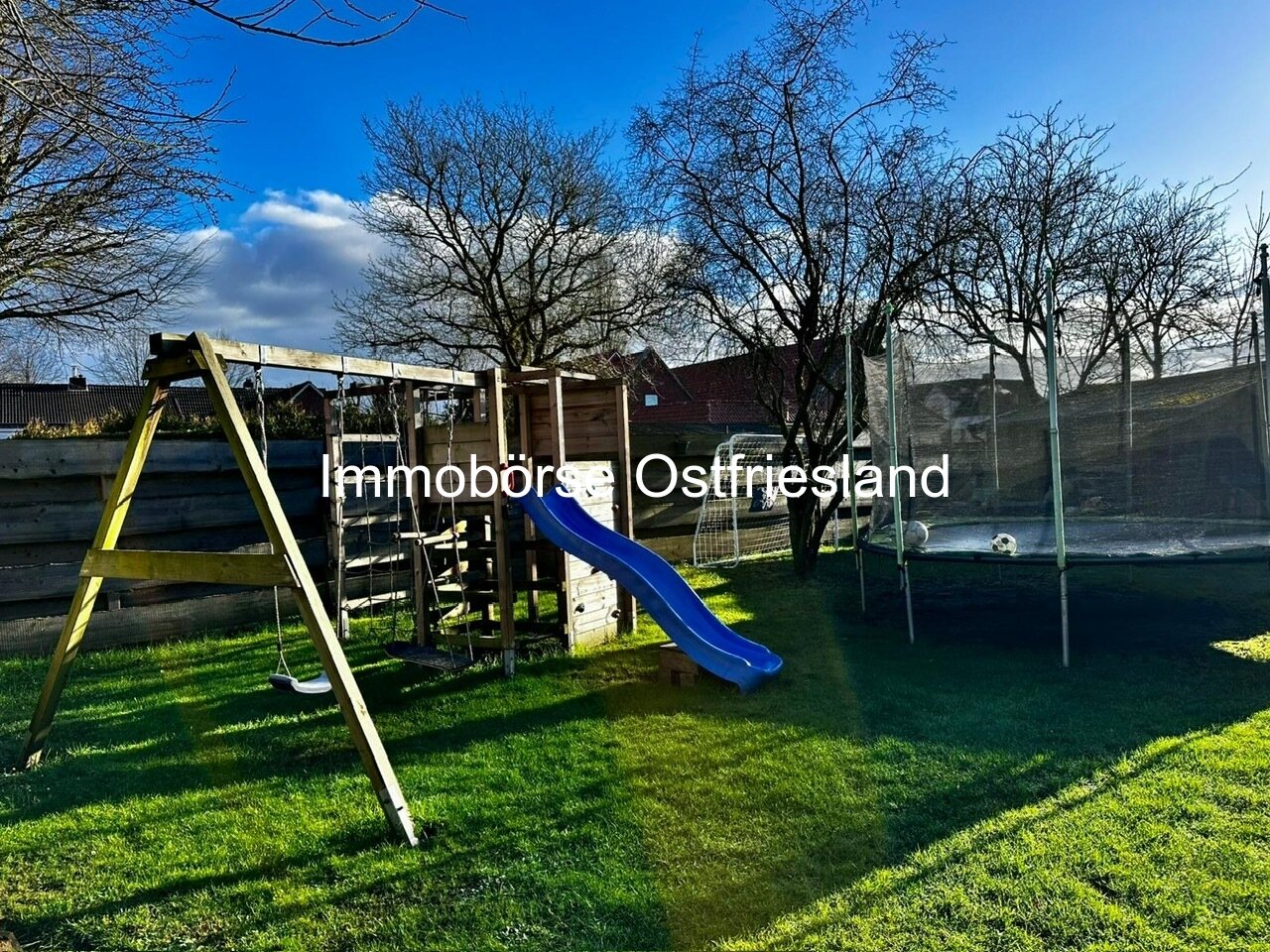 Garten mit Kinderspielparadies